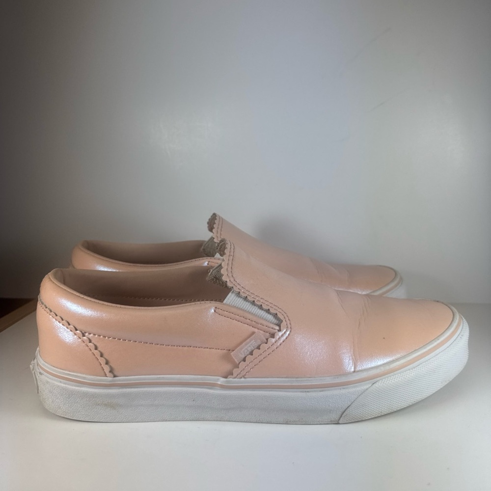 Van’s Iridescent Women’s Size 10.5 Peach Slip-On Leather Sneakers
